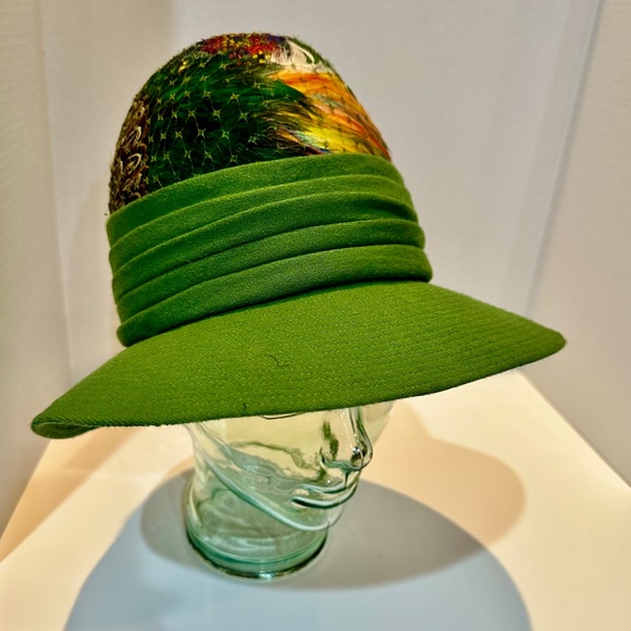 1960\'s Posh Green Vintage Hat w/ Pheasant Feathers - OS main image 5